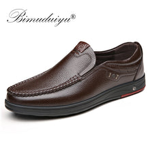 Load image into Gallery viewer, BIMUDUIYU Genuine Leather Men&#39;s Casual Shoes Big Size 38-48 Loafer Design Driving Men Flat Footwear Slip On Mens Moccasin Shoes